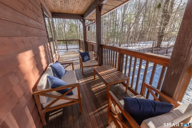 $379,900 | 33 Playground Drive, Woodstock, CT 06282