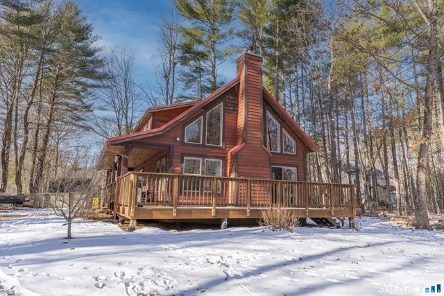 $379,900 | 33 Playground Drive, Woodstock, CT 06282