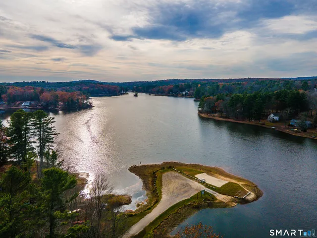 $379,900 | 33 Playground Drive, Woodstock, CT 06282