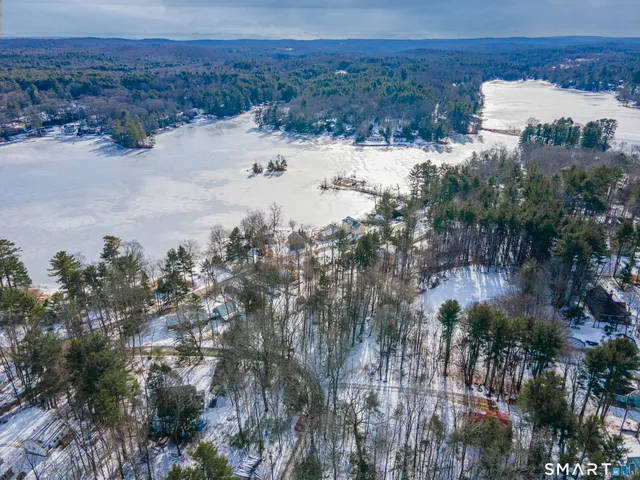 $379,900 | 33 Playground Drive, Woodstock, CT 06282