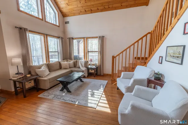 $379,900 | 33 Playground Drive, Woodstock, CT 06282