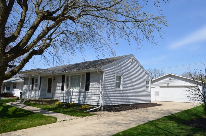 3006 West Amherst Road Muncie, IN 47304 - Photo 2 of 28