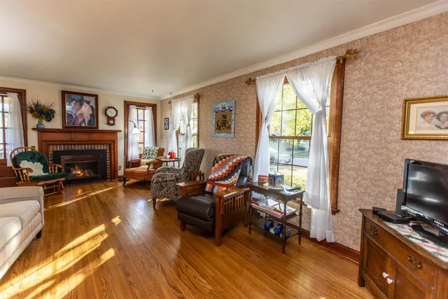 $340,000 | 416 West Chapel Street, Dodgeville, WI 53533