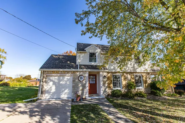 $340,000 | 416 West Chapel Street, Dodgeville, WI 53533