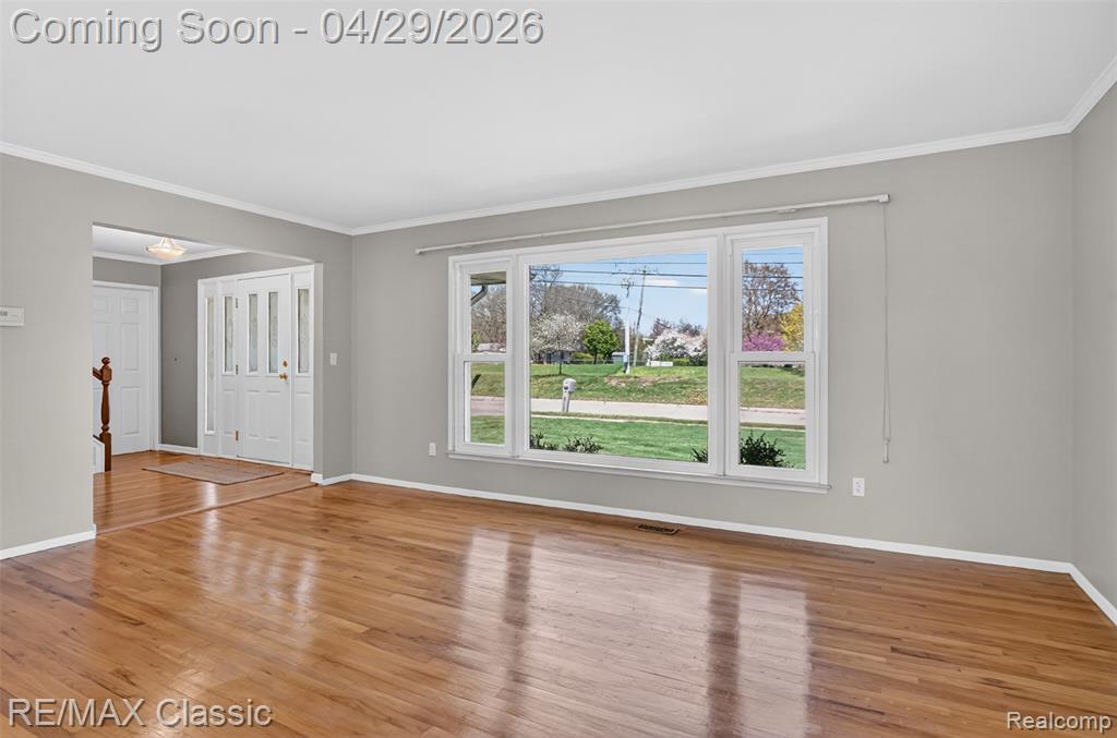 36365 Six Mile Road Livonia, MI 48152 - Photo 8 of 32