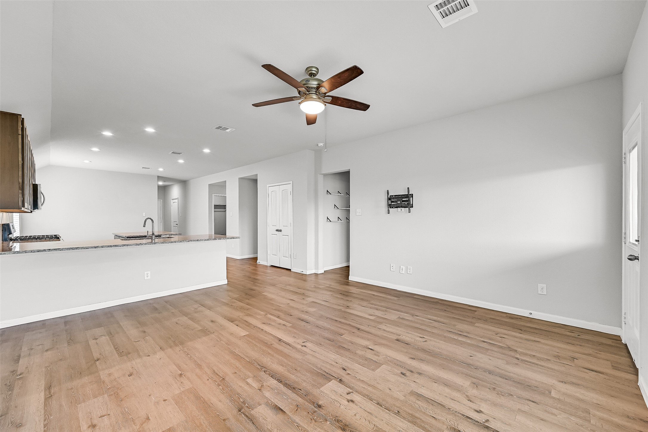 5407 James Michael Drive Rosharon, TX 77583 - Photo 12 of 32 a view of an empty room with a window