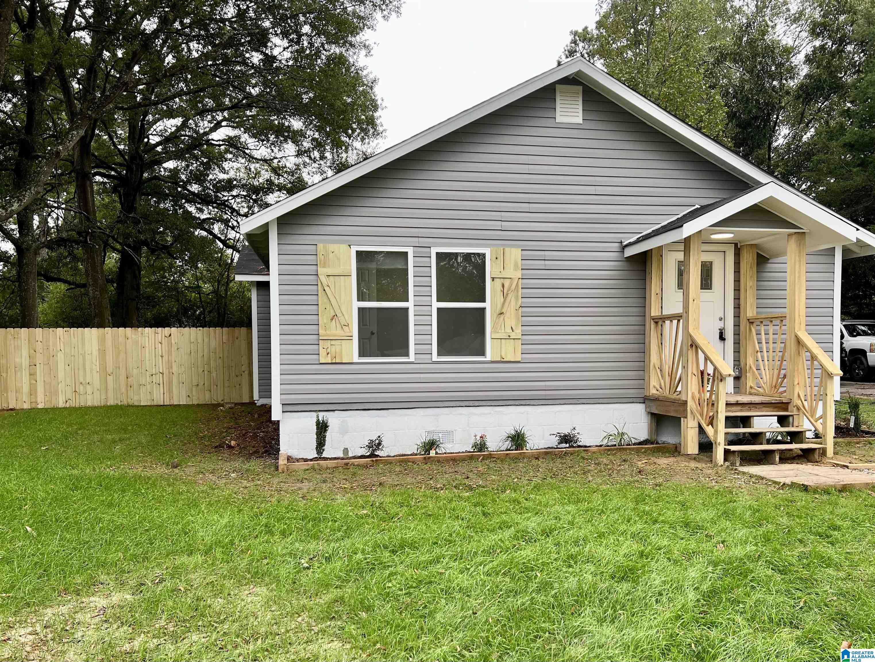 630 Pinewood Drive Bessemer, AL 35023 - Photo 3 of 16