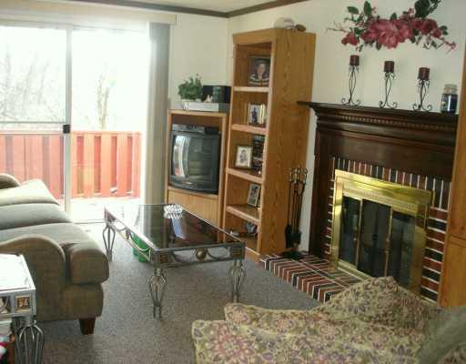 1212 Lindsay Road Carnegie, PA 15106 - Photo 4 of 8 Gallery Image 4