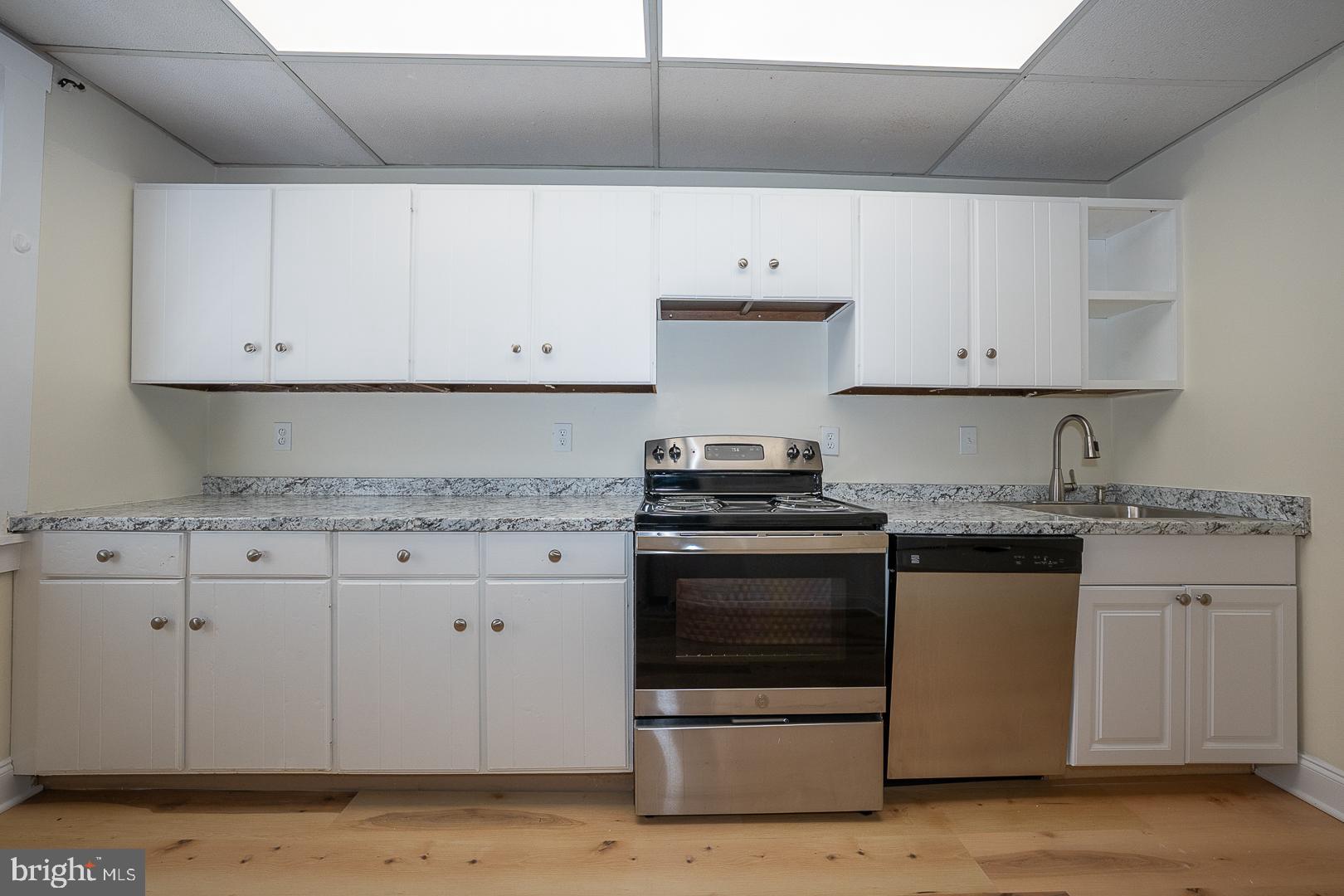 1 South Valley Road, Unit 201 Paoli, PA 19301 - Photo 5 of 26 Stainless Steel Appliances