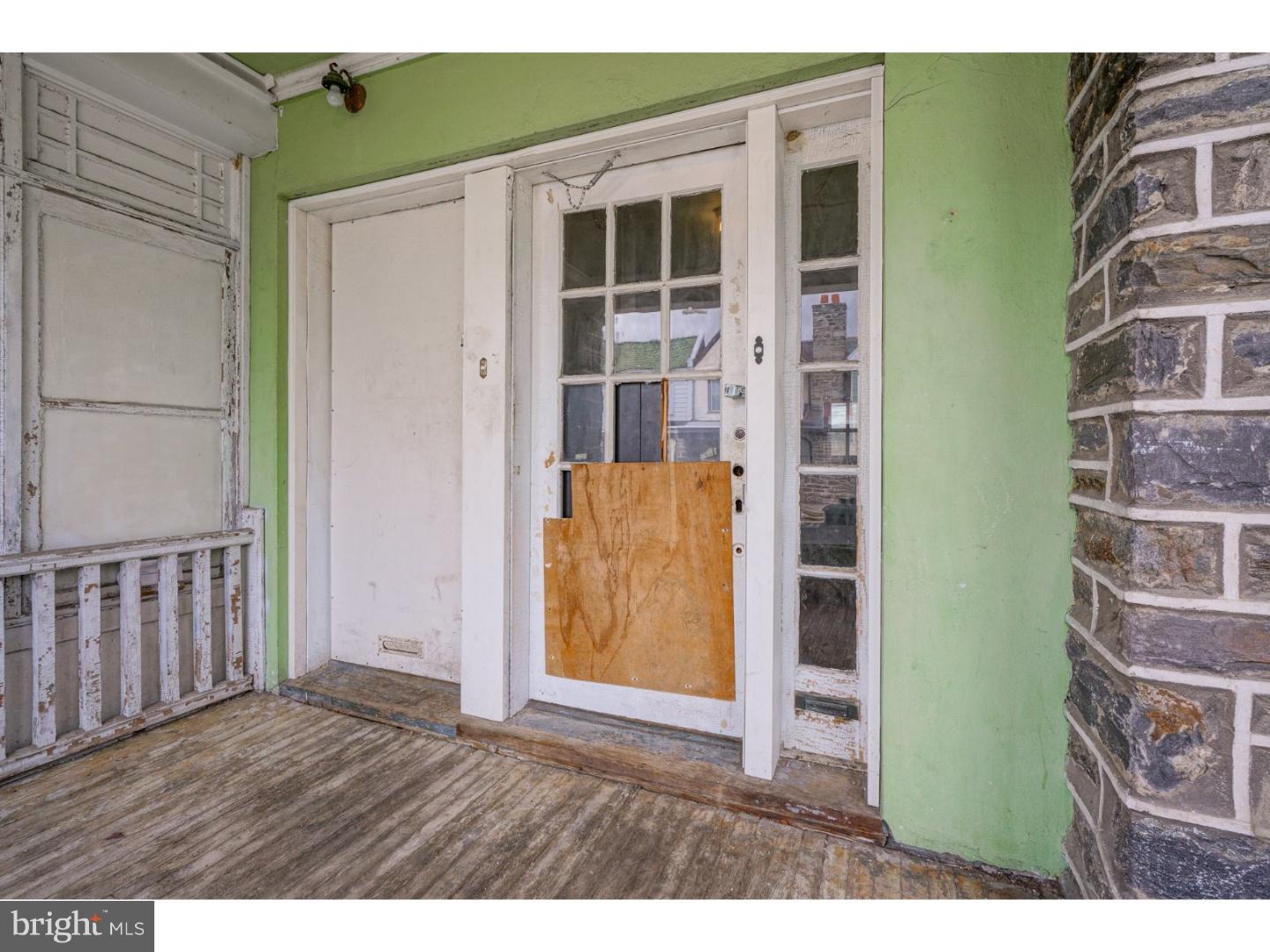 215 Avon Road Upper Darby, PA 19082 - Photo 2 of 22