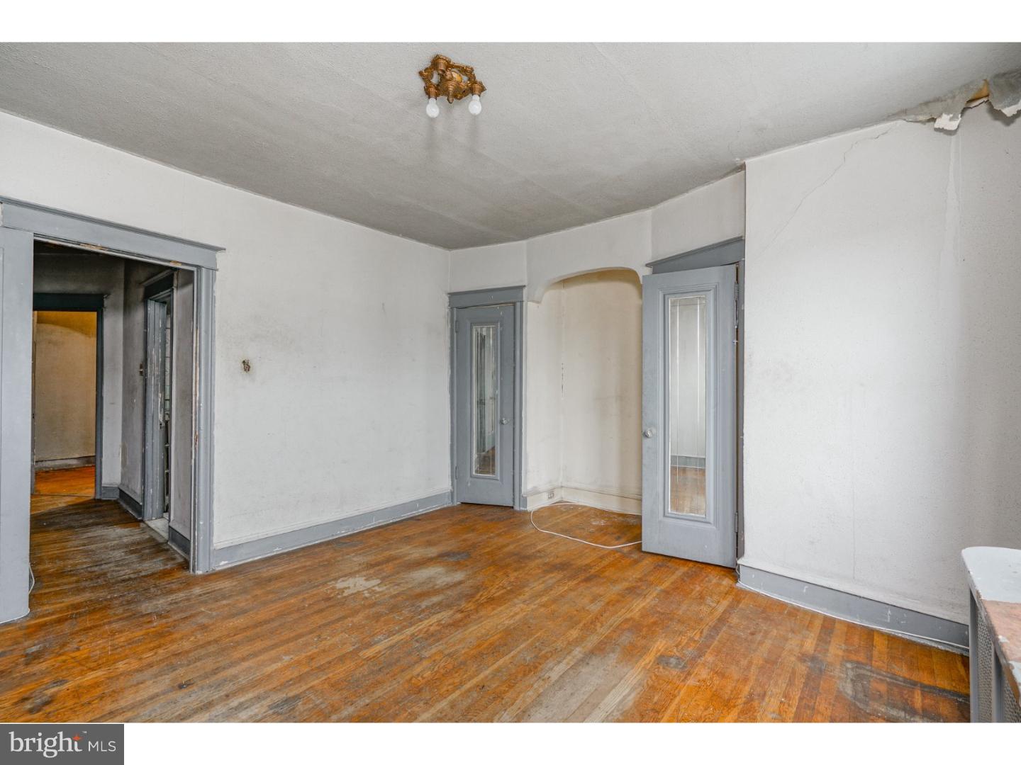 215 Avon Road Upper Darby, PA 19082 - Photo 16 of 22