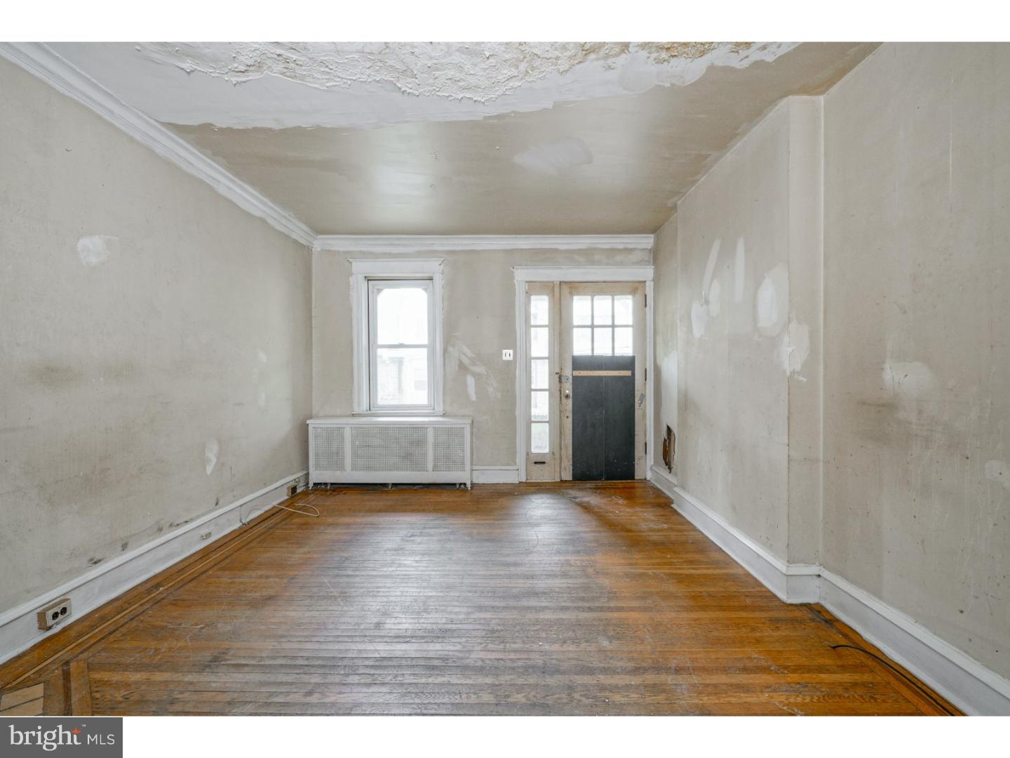 215 Avon Road Upper Darby, PA 19082 - Photo 3 of 22