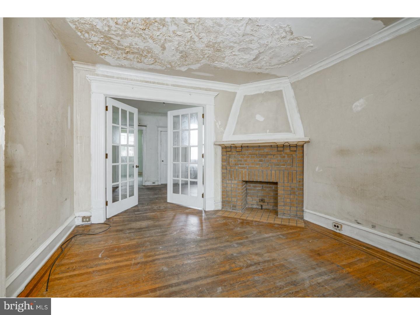 215 Avon Road Upper Darby, PA 19082 - Photo 5 of 22