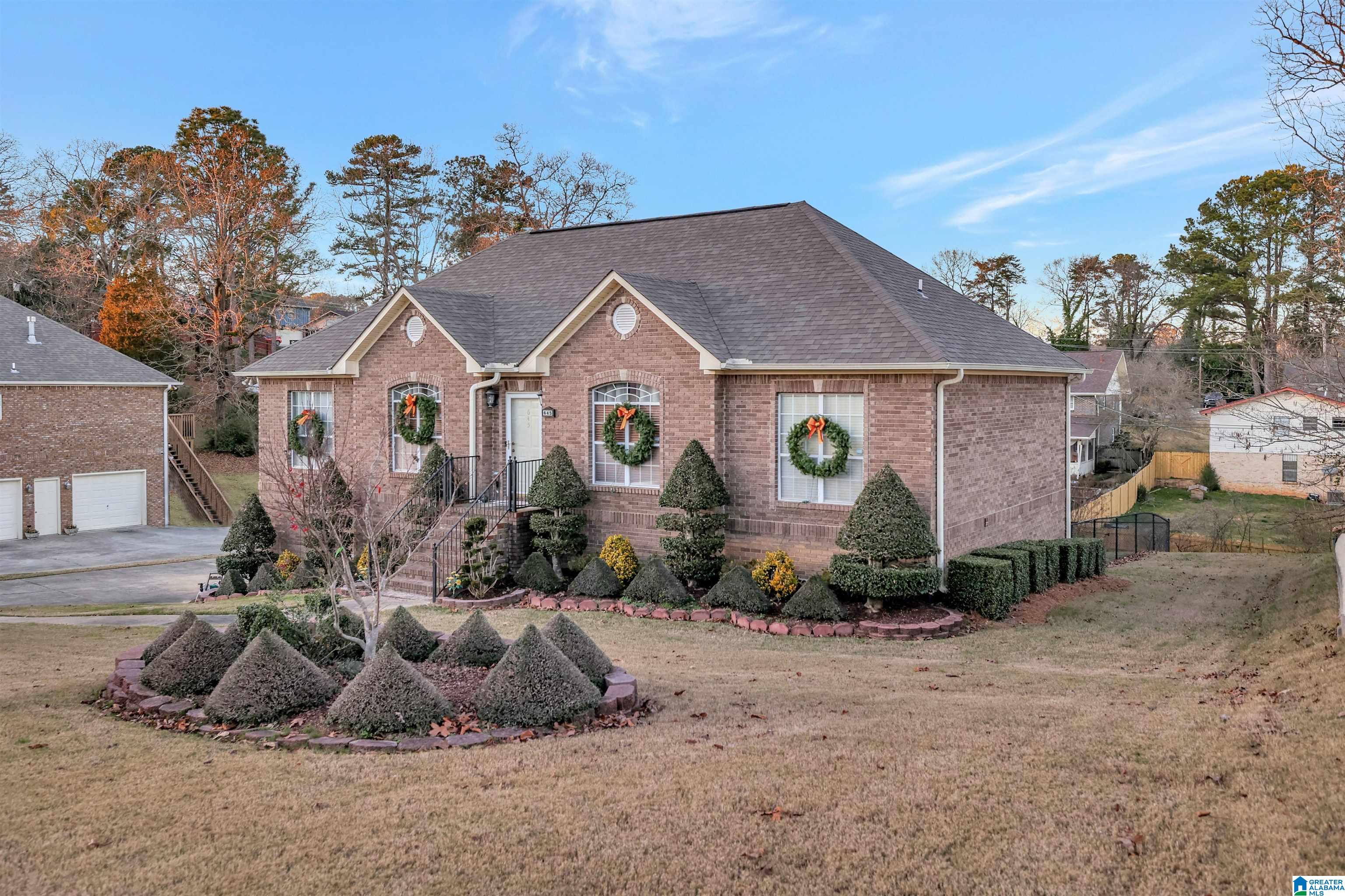 645 Elm Street Southwest Bessemer, AL 35022 - Photo 3 of 39