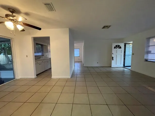 $2,000 | 471 Keene Park Drive East, Largo, FL 33771