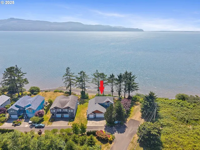 a view of outdoor space and city view