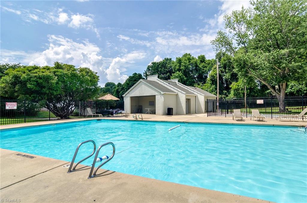 5733 Bramblegate Road, Unit K Greensboro, NC 27409 - Photo 21 of 23 Gallery Image 21