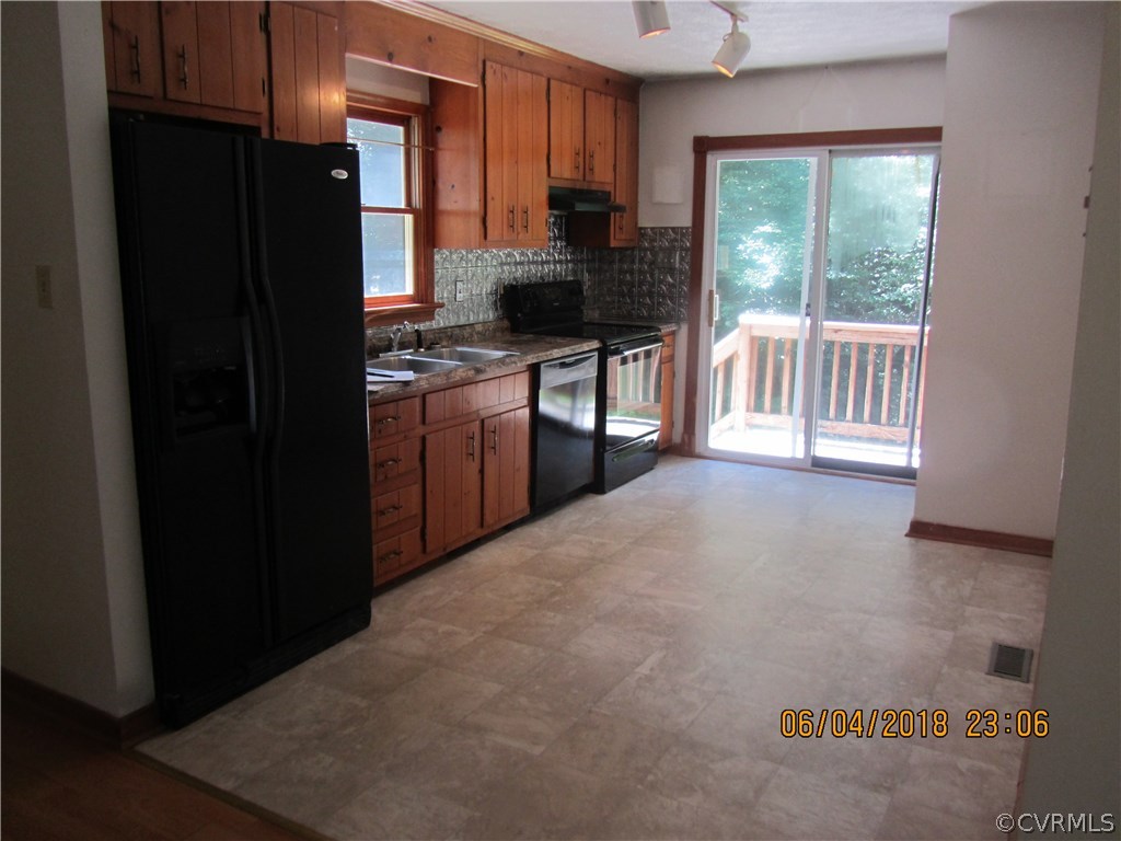 5111 Hemlock Road Quinton, VA 23141 - Photo 2 of 6 Gallery Image 2