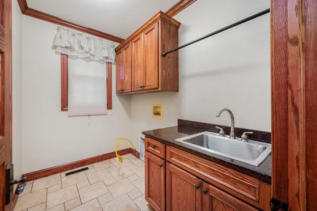 $794,000 | 221 Woodhill Court, Mankato, MN 56001