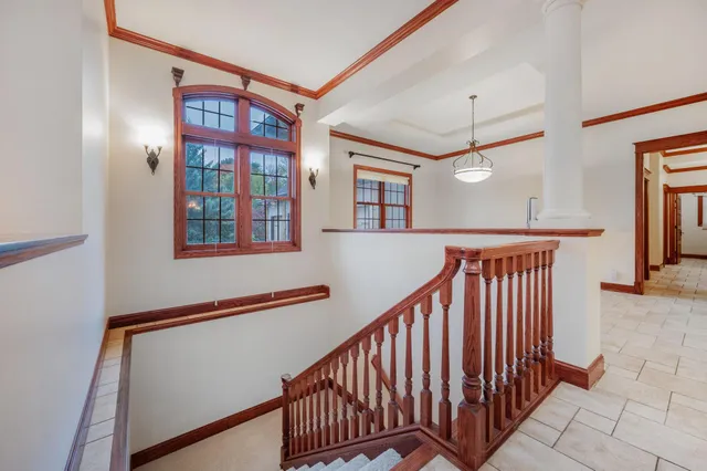 $794,000 | 221 Woodhill Court, Mankato, MN 56001