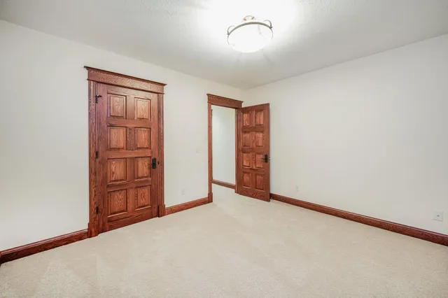 $794,000 | 221 Woodhill Court, Mankato, MN 56001