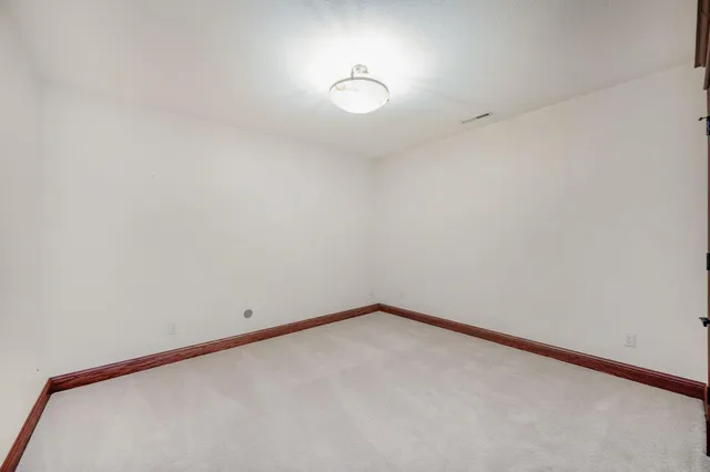 $794,000 | 221 Woodhill Court, Mankato, MN 56001