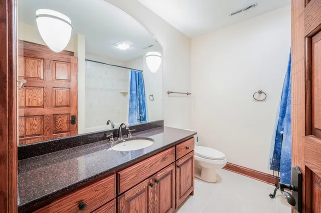 $794,000 | 221 Woodhill Court, Mankato, MN 56001