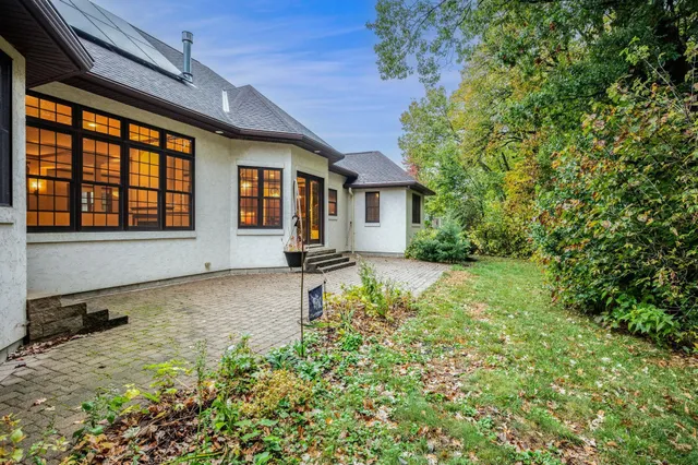 $794,000 | 221 Woodhill Court, Mankato, MN 56001