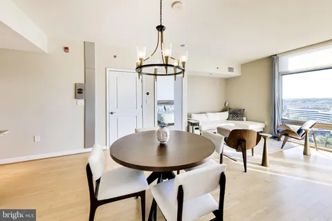 $589,000 | 5750 Bou Avenue, Unit 1501, Rockville, MD 20852