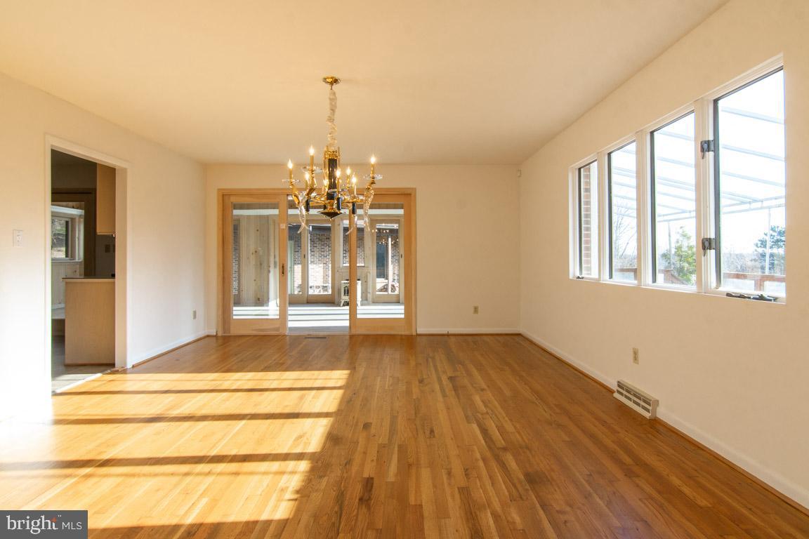 13733 Cuba Road Cockeysville, MD 21030 - Photo 18 of 82 Great Connected entertaining space