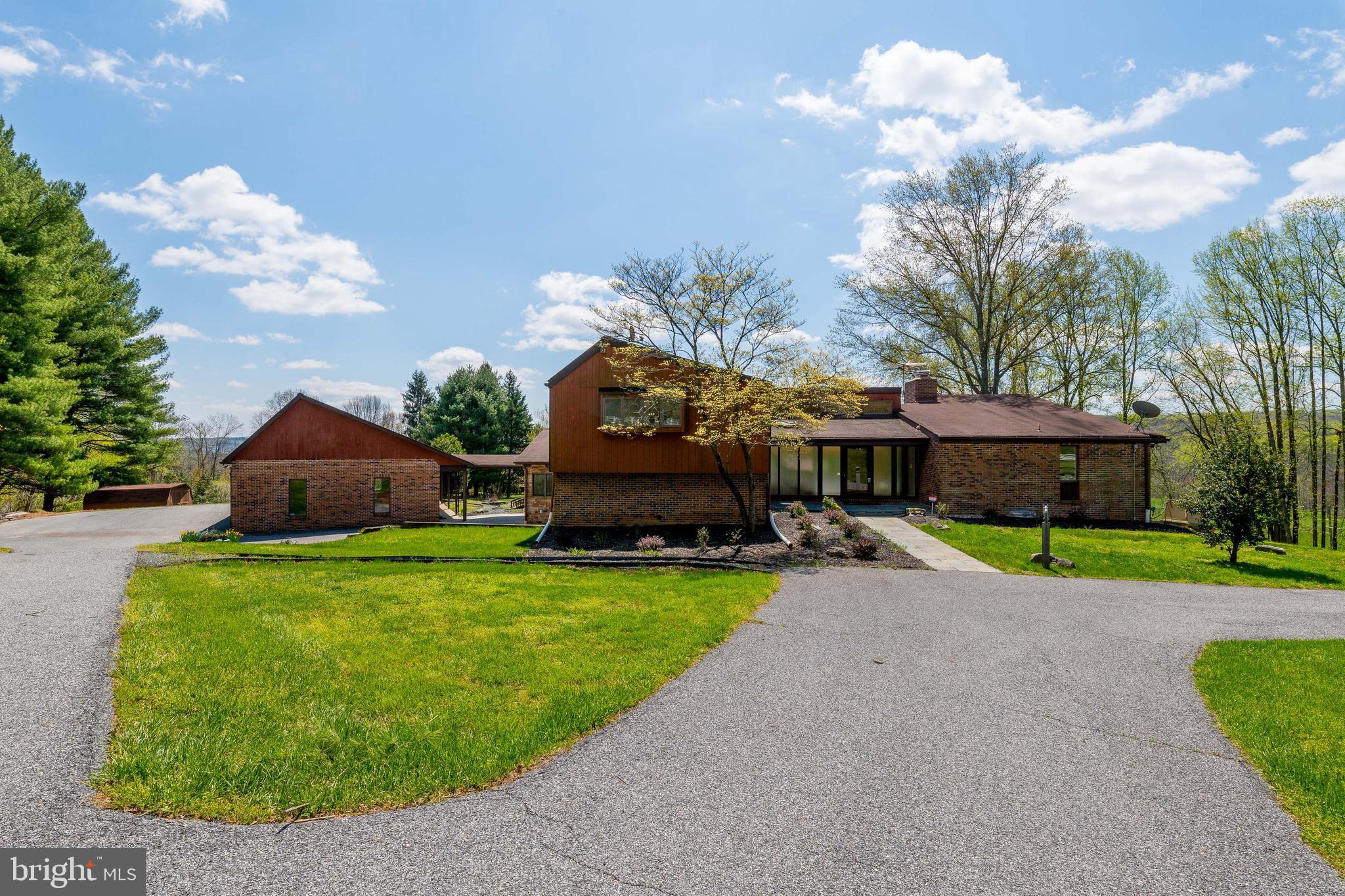 13733 Cuba Road Cockeysville, MD 21030 - Photo 2 of 82 Circular driveway to garage-plenty of parking