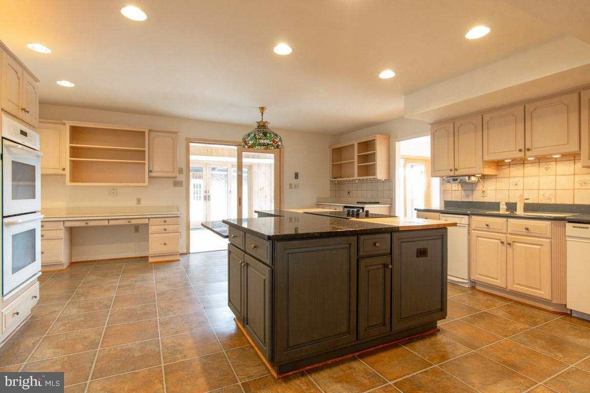 13733 Cuba Road Cockeysville, MD 21030 - Photo 23 of 82 Kitchen connected to dining room & sunroom