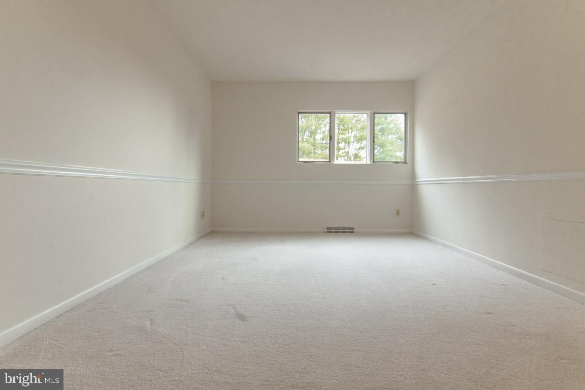 13733 Cuba Road Cockeysville, MD 21030 - Photo 42 of 82 The third bedroom is 15 X 10 as well good closet