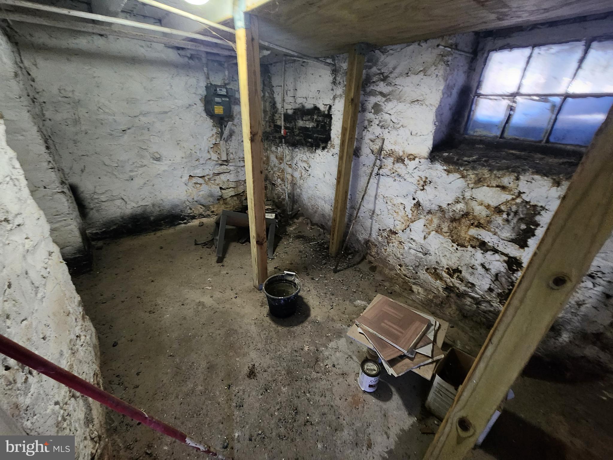 2217 Bryant Avenue Baltimore, MD 21217 - Photo 16 of 31 a bathroom with a shower