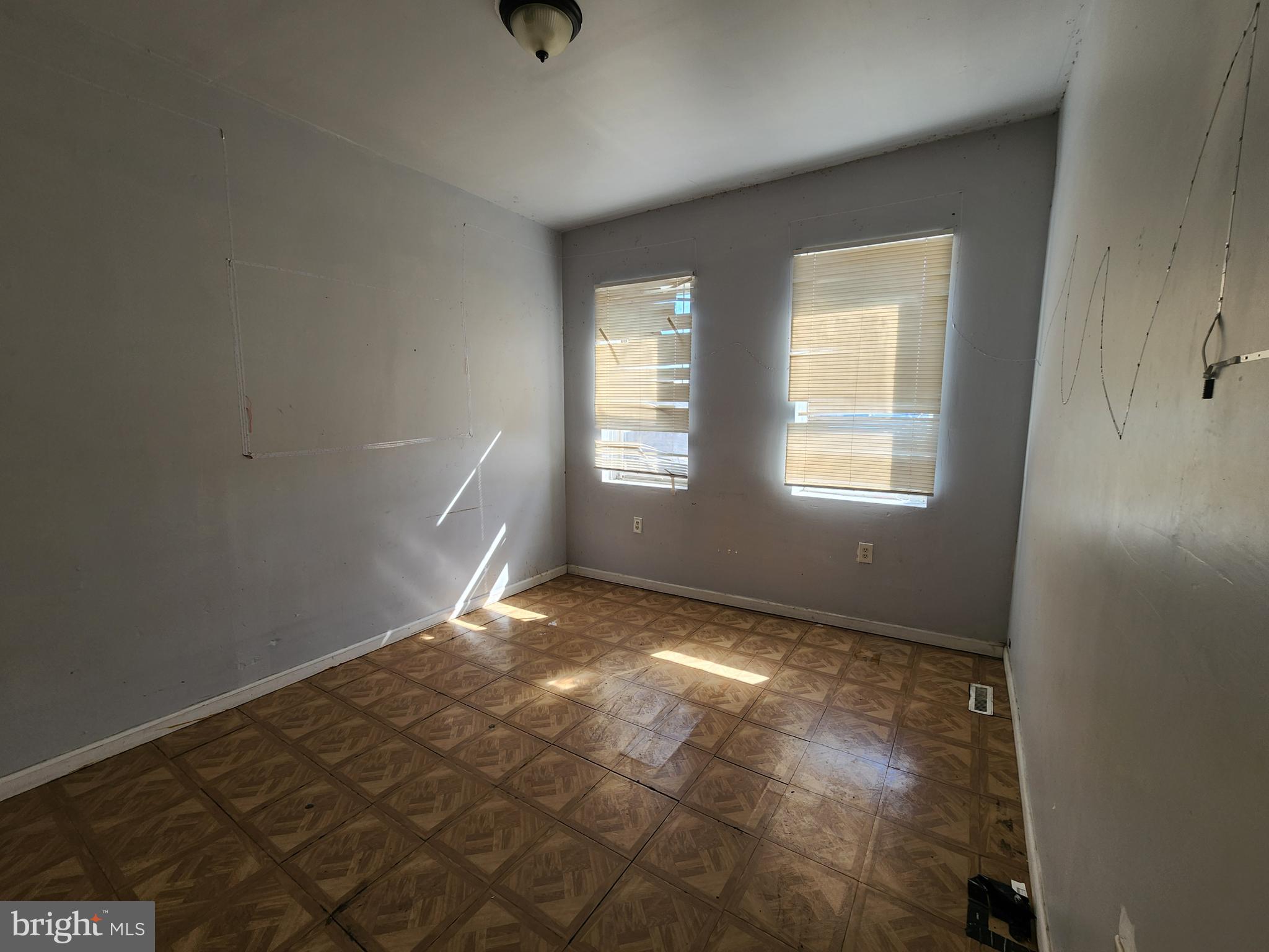 2217 Bryant Avenue Baltimore, MD 21217 - Photo 21 of 31 a view of empty room with window