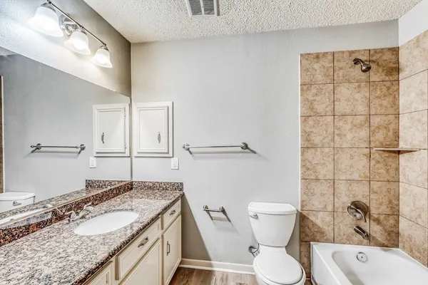 $2,245 | 2306 Cambridge Court North, League City, TX 77573