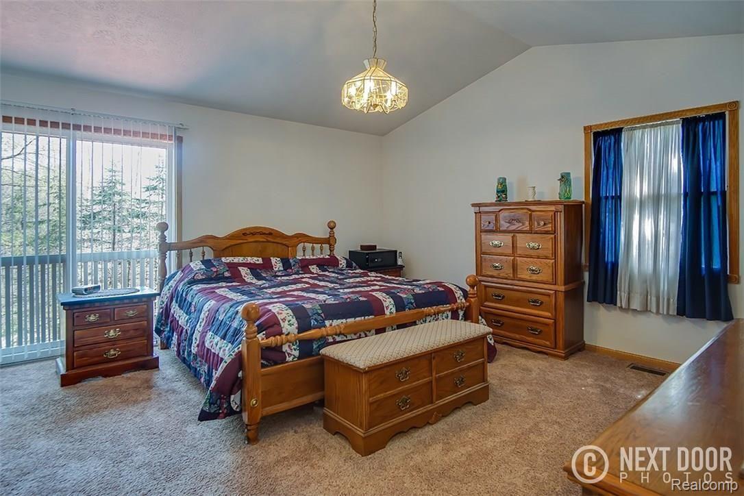 2402 Sunny Ridge Drive Pinckney, MI 48169 - Photo 17 of 23 DSC09239_Blended.jpg