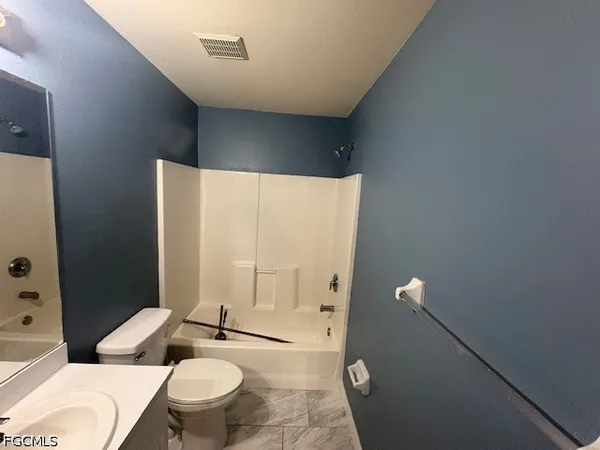 $1,600 | 4624 Douglas Lane, Lehigh Acres, FL 33973