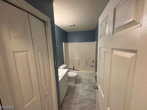 $1,600 | 4624 Douglas Lane, Lehigh Acres, FL 33973