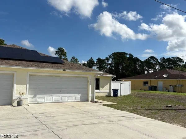 $1,600 | 4624 Douglas Lane, Lehigh Acres, FL 33973