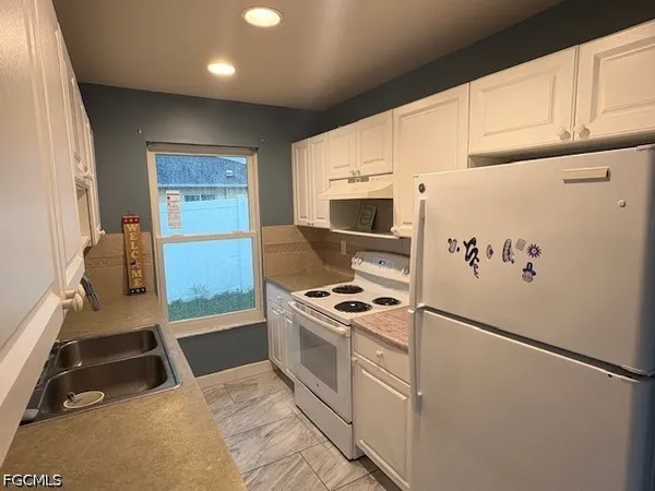 $1,600 | 4624 Douglas Lane, Lehigh Acres, FL 33973