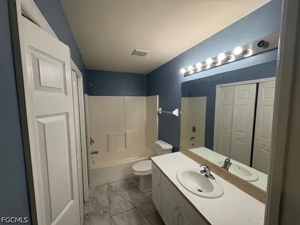 $1,600 | 4624 Douglas Lane, Lehigh Acres, FL 33973