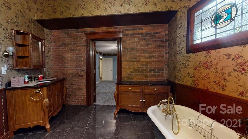 94 Gaddy Road South Nebo, NC 28761 - Photo 19 of 46 Gallery Image 19
