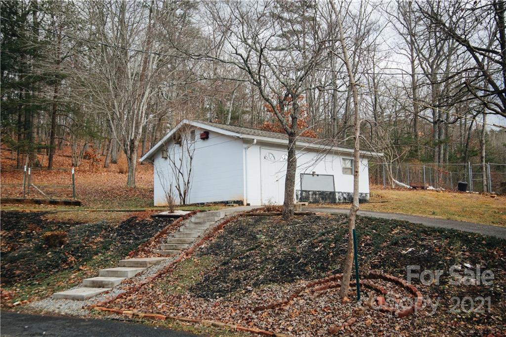 94 Gaddy Road South Nebo, NC 28761 - Photo 37 of 46 Gallery Image 37