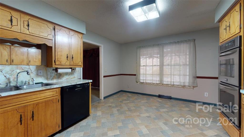 94 Gaddy Road South Nebo, NC 28761 - Photo 6 of 46 Gallery Image 6