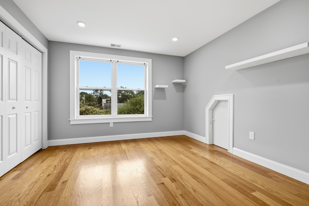 28 Beecher Place, Unit B Newton, MA 02459 - Photo 17 of 36