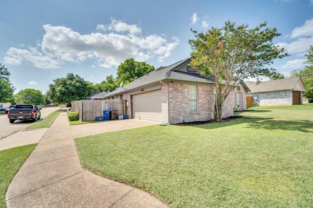 1001 Short Line Boulevard Midlothian, TX 76065 - Photo 25 of 26 Brick exterior with a two-car garage