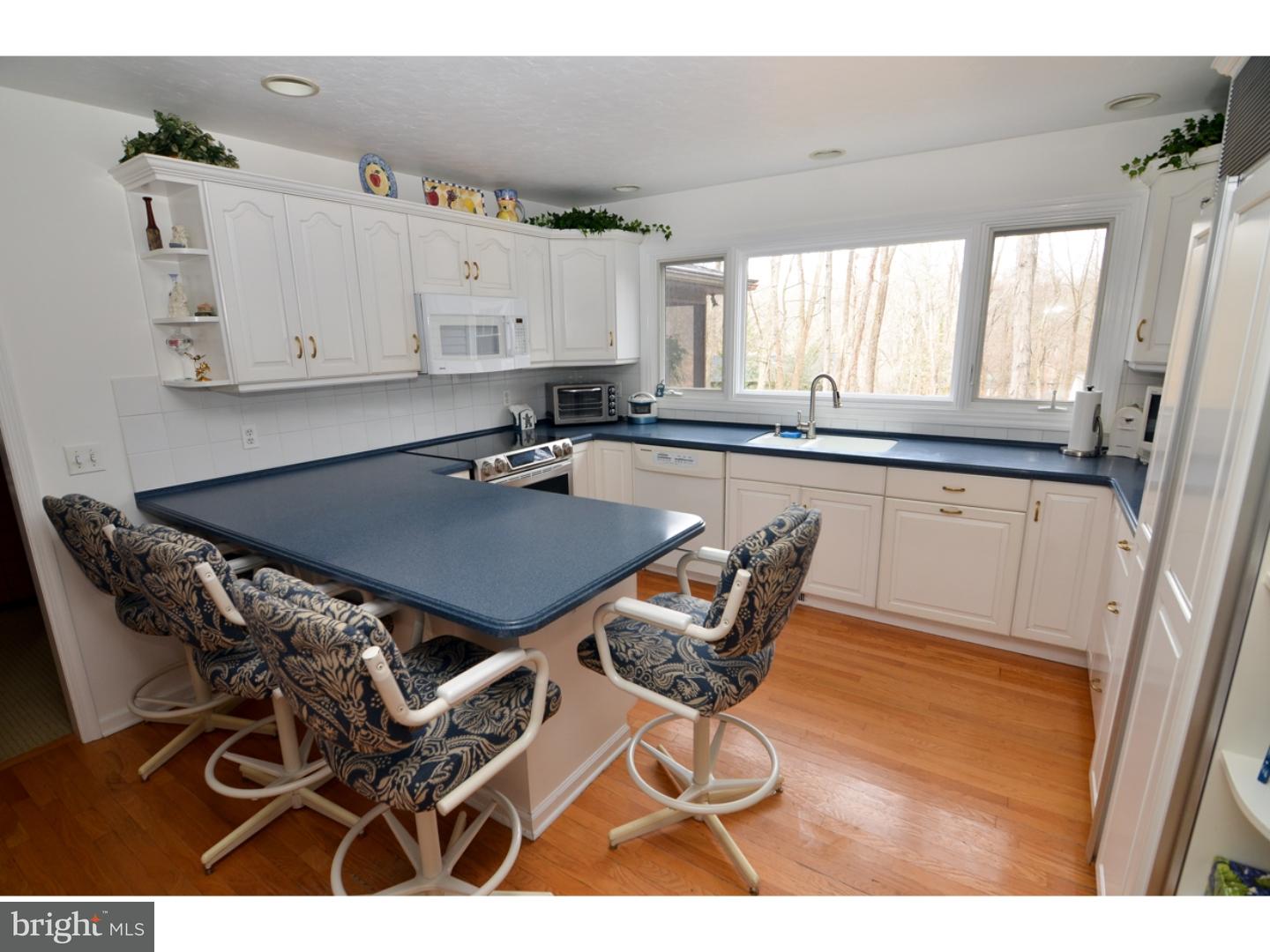 54 Lochatong Road Ewing, NJ 08628 - Photo 9 of 23 Kitchen