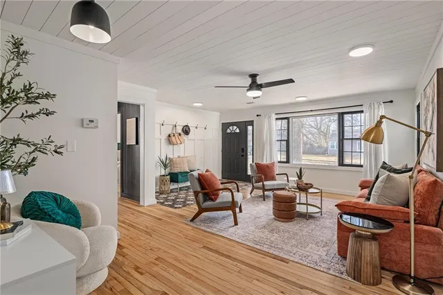 $320,000 | 8133 Woodward, Overland Park, KS 66204