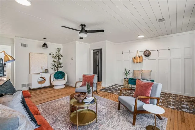 $320,000 | 8133 Woodward, Overland Park, KS 66204